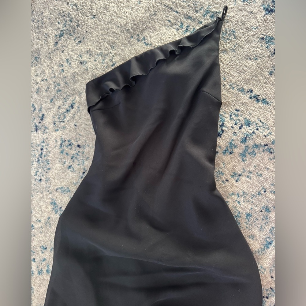 One-Shoulder Black Ruffle Formal Dress